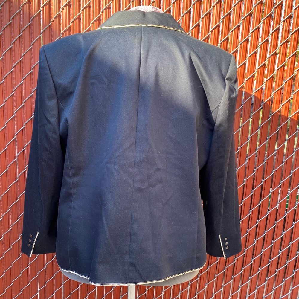Jacket - Picture 4 of 6